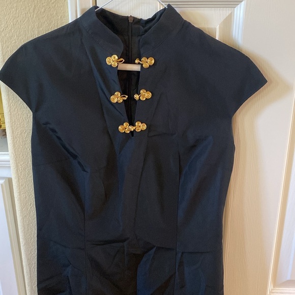 Elegant Black evening Dress with Gold Accents - Picture 5 of 6